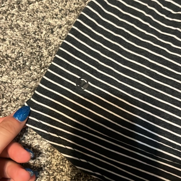 EUC 14”P2P Lululemon Love Tank Pleated Striped Tank Top approximate size 6 - Picture 3 of 3